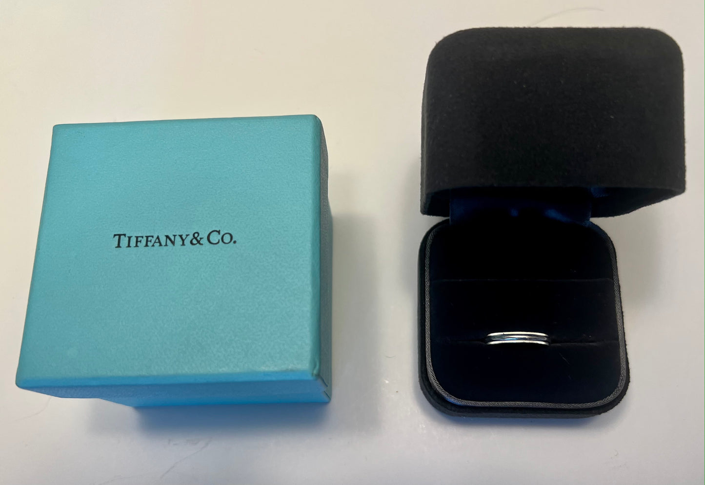 Tiffany & Co. 3 mm wide Platinum 950 Band, Size 5 1/4